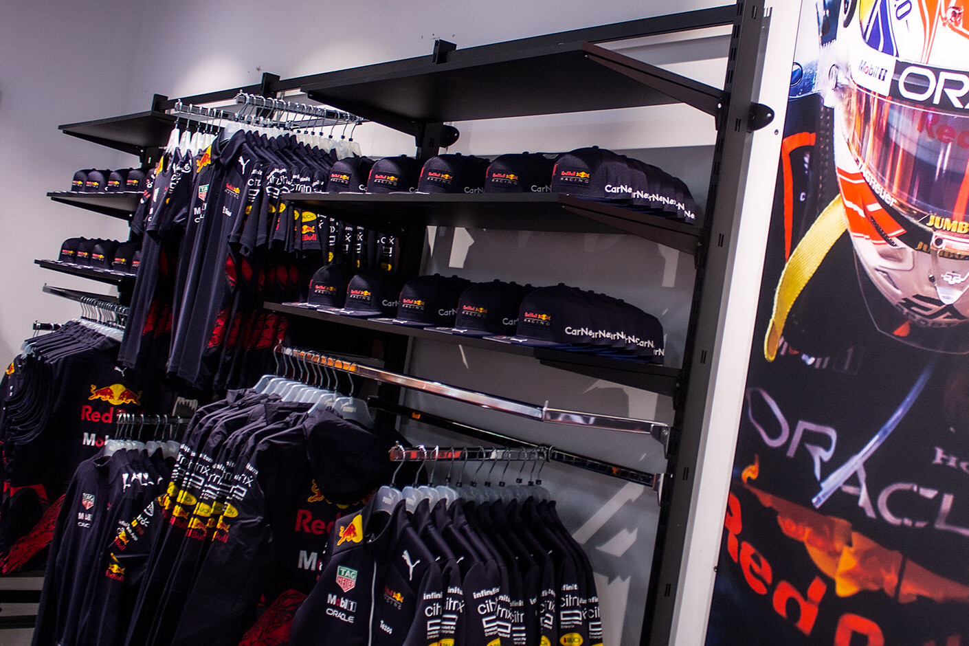 Max Verstappen popup shop Roermond ›